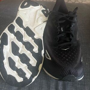 Barely used Hoka Clifton 9